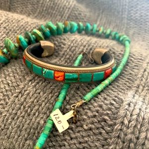 Turquoise necklace and bracelet.